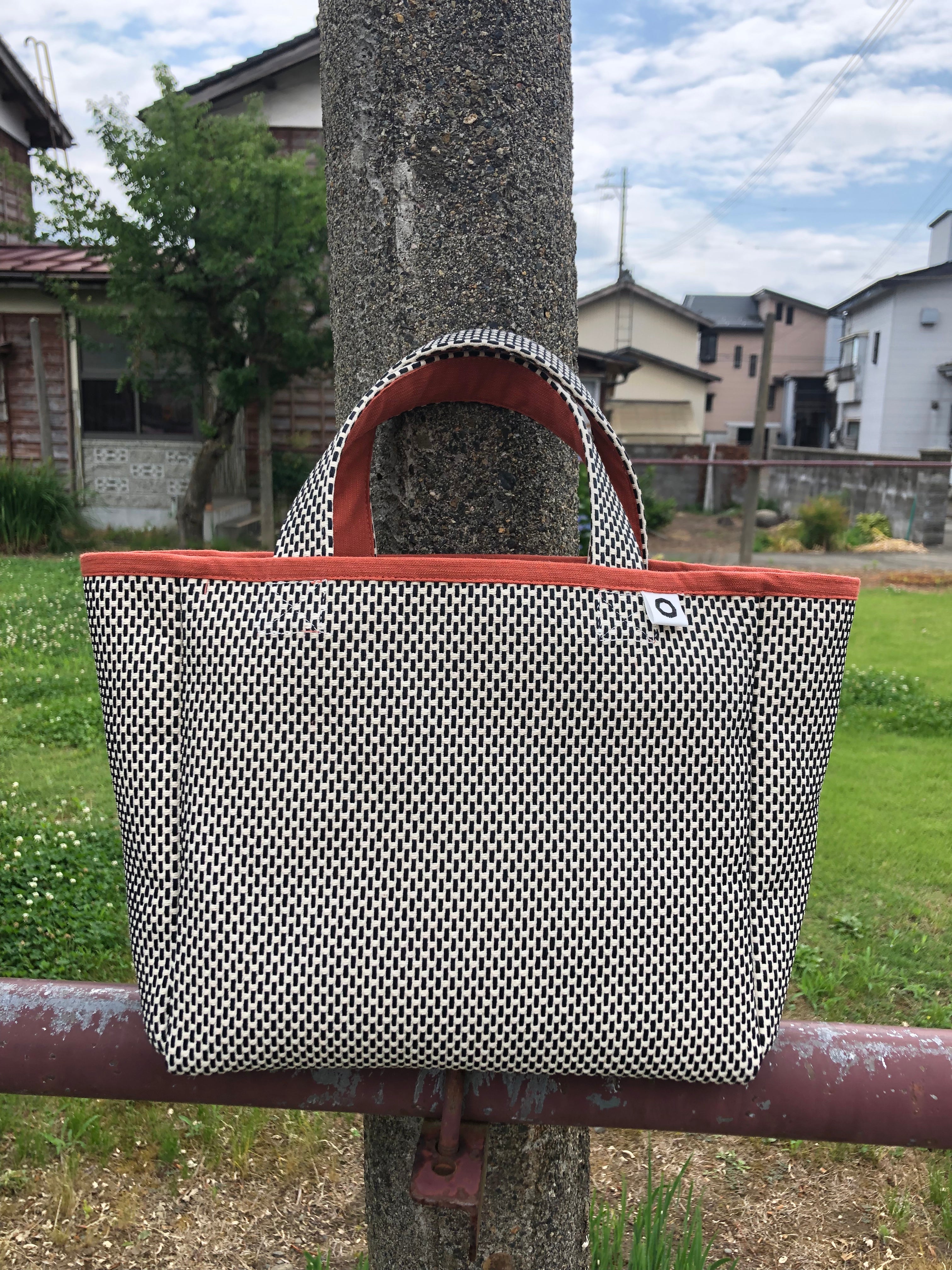 刺し子バッグ小　白×朱鷺色